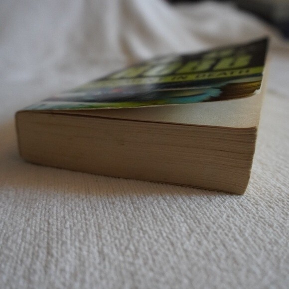 J.D. Robb / Nora Roberts Judgement in Death Romantic Suspense Novel - Picture 5 of 8